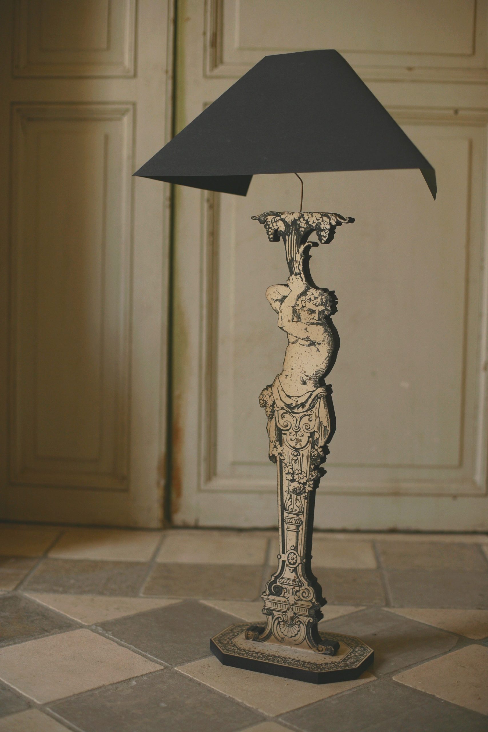 Lampe BACCHUS/ Pied Bacchus / Abat Jour Circulaire NOIR_652c5ba18961f.jpeg