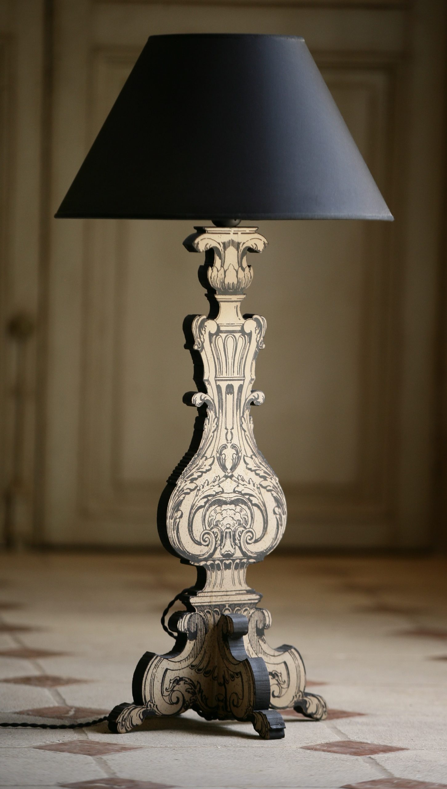 Lampe ORPHEE / Abat Jour Circulaire NOIR 42*17*25 –_652c5c0fe5f7d.jpeg