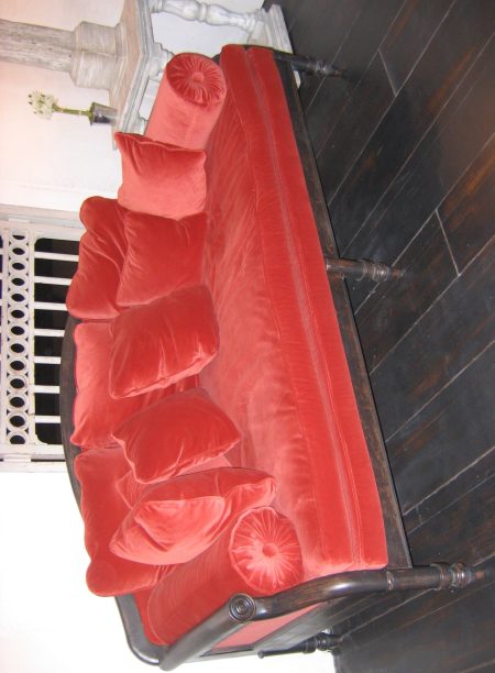 Sofa CHANDERNAGOR VELOURS — Long. 200 x Haut. 90 x Prof. 85 cm