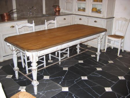 Table MERE BRASIER – Plateau melèze ciré / Piètement Patiné