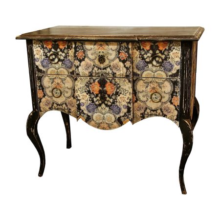 Commode MONTESQUIEU ANNA MARIA – / motifs floraux sur Fond noir — Long. 100 x Haut. 90 x Prof. 55 cm — mobilier Provence & Fils, photo sur fond blanc